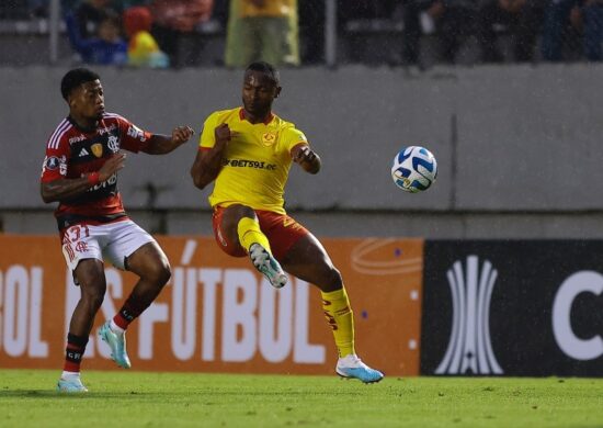 Em sua primeira participação da Libertadores, time equatoriano conseguiu derrotar o atual campeão do torneio - Foto: Reprodução/Twitter @aucas45