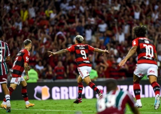 Pedro comemora o segundo gol da vitória contra o Fluminense, no último sábado (1º) - Foto: Marcelo Cortes/CRF/divulgação