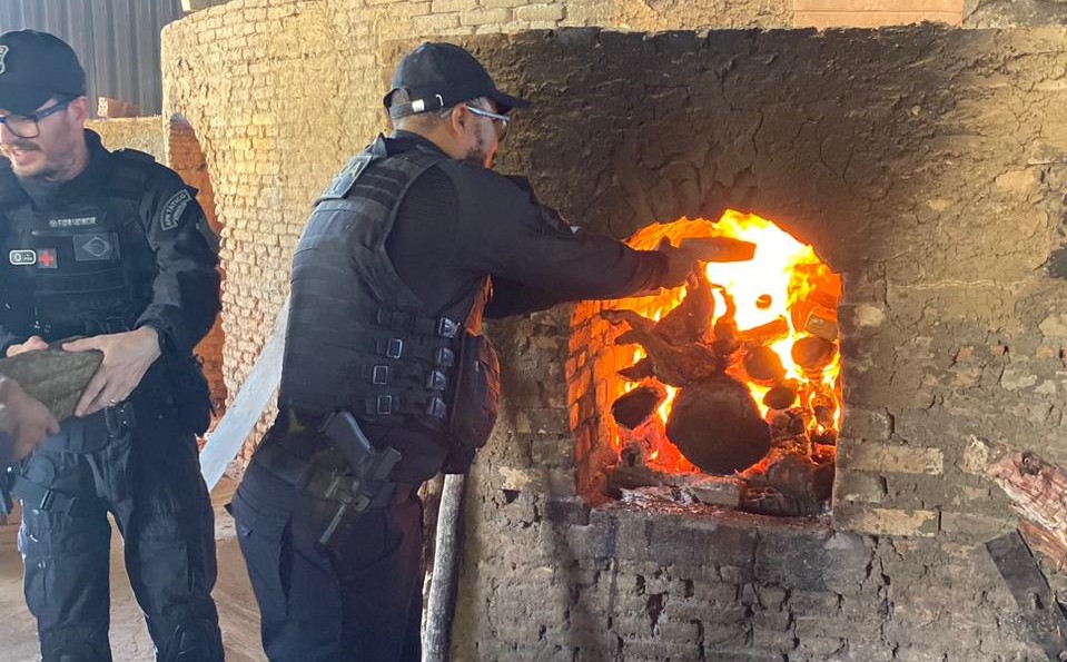 Em Dueré, Polícia Civil promove a incineração de mais de 160 kg de drogas