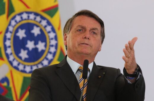 TSE condena o ex-presidente Jair Bolsonaro à pagar multa de R$ 20 mil por propaganda irregular nas eleições - Foto: Fábio Rodrigues Pozzebom/Agência Brasil