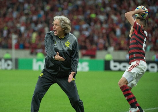 Jorge Jesus quando dirigia o inesquecível Flamengo de 2019 - Foto: Alexandre Vidal/CRF