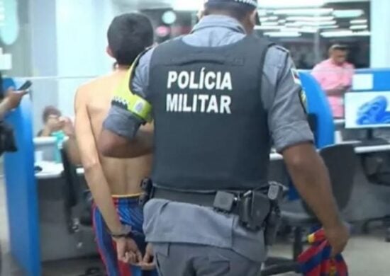 Após ejacular nas pernas da passageira, homem fugiu, mas foi capturado - Foto: Reprodução/WhatsApp