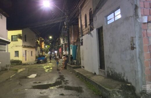 Mulher de 49 anos é assassinada na frente dos filhos na Zona Centro-Sul de Manaus. Foto: Reprodução/TV Norte Amazonas.