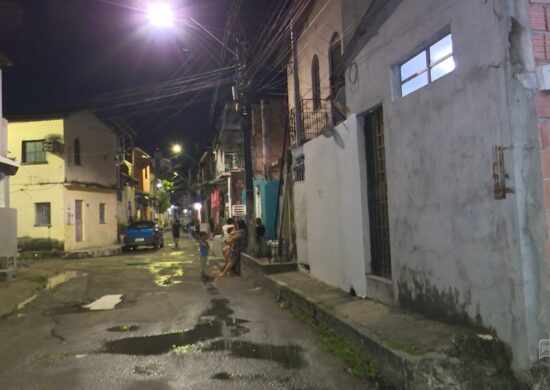 Mulher de 49 anos é assassinada na frente dos filhos na Zona Centro-Sul de Manaus. Foto: Reprodução/TV Norte Amazonas.