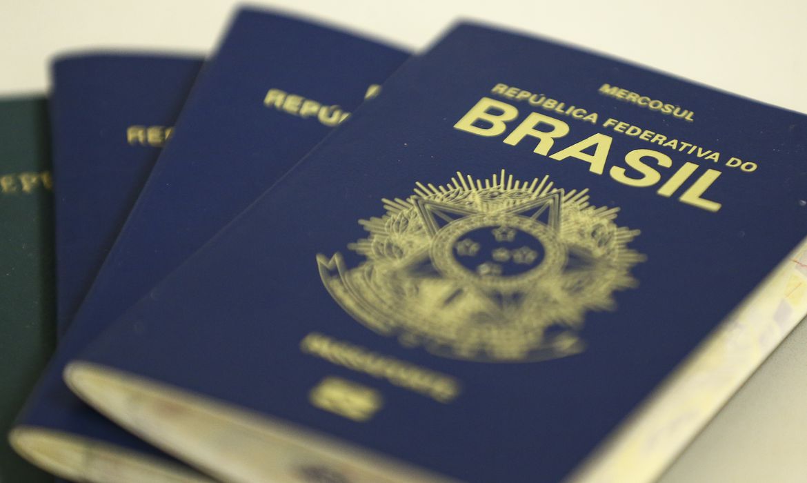 Agendamento para emissão do passaporte é feito no site da PF - Foto: Marcelo Camargo/Agência Brasil