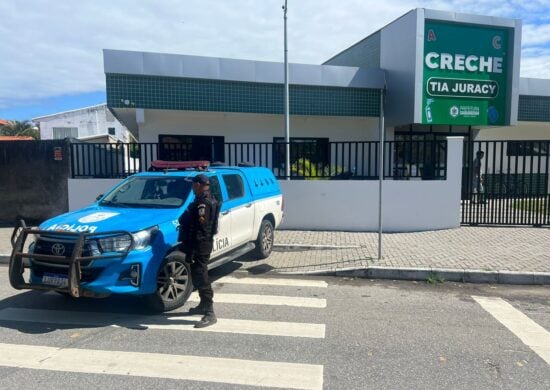 PM reforçou a segurança de unidades de ensino em todo estado, nesta segunda-feira (10) - Foto: Reprodução/Twitter @PMERJ