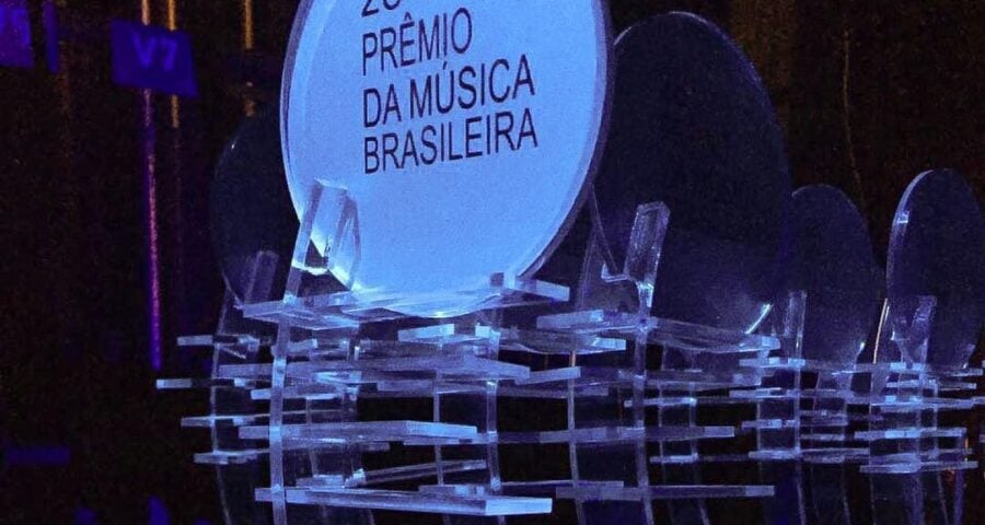 Troféu do Prêmio da Música Brasileira - Foto: Reprodução/Instagram @premiomusicabr