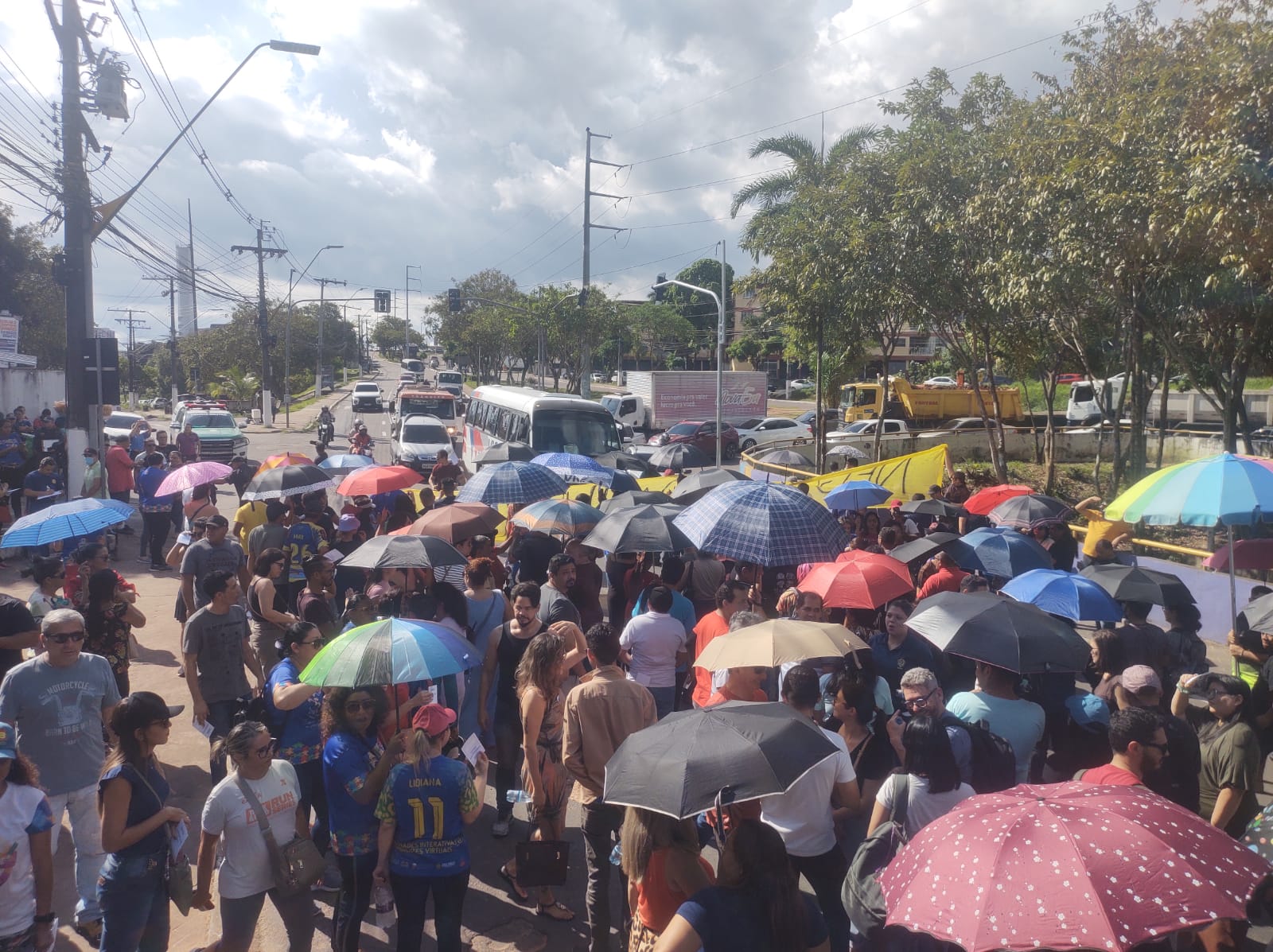 Protesto de professores pede reajuste de salário - Foto: Divulgação/Sinteam