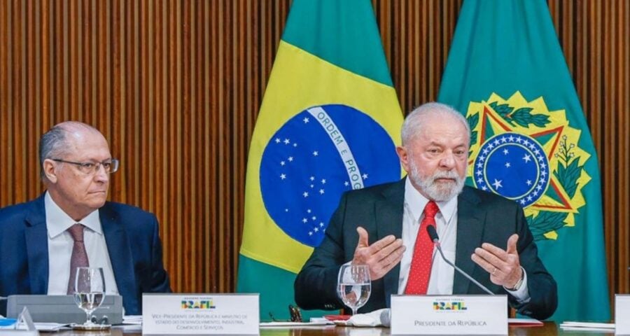 Grupo do governo discutirá ações de segurança nas escolas - Foto: Reprodução/Twitter @LulaOficial/@RicardoStuckert