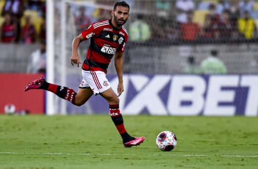 Flamengo não justificou o motivo do volante ter sido cortado - Foto: Marcelo Cortes/CRF/divulgação