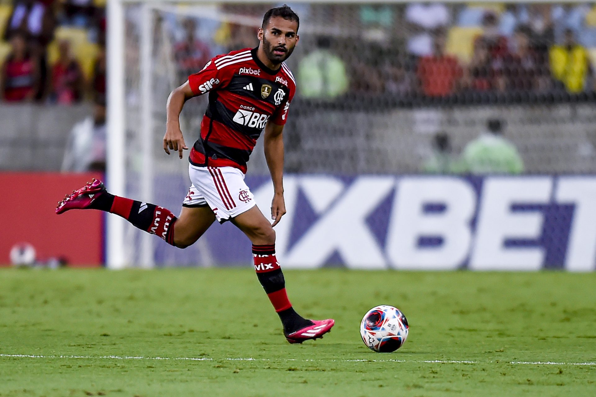 Flamengo não justificou o motivo do volante ter sido cortado - Foto: Marcelo Cortes/CRF/divulgação