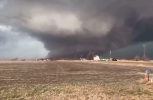 Quantidade exata de tornados que atingiram os EUA é apurada pelos órgãos climáticos - Foto: Reprodução/Twitter @RDCTVdigital