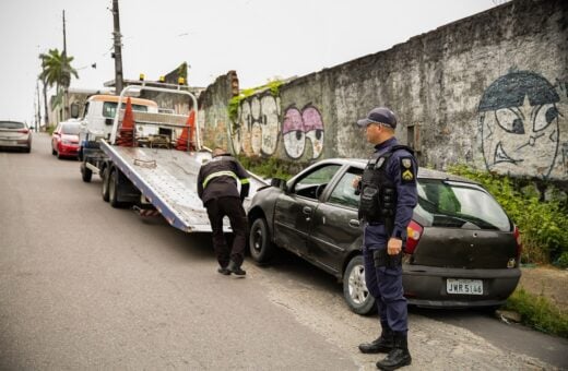 Veículo recuperado durante fiscalização do Detran-AM tinha restrição de roubo - Foto: Isaque Ramos/Divulgação