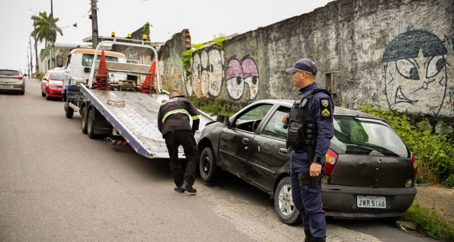 Veículo recuperado durante fiscalização do Detran-AM tinha restrição de roubo - Foto: Isaque Ramos/Divulgação