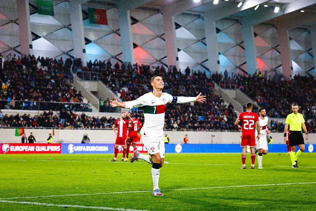 Cristiano Ronaldo alcança o topo dos atletas mais bem pago - Foto: Reprodução/Instagram @cristiano