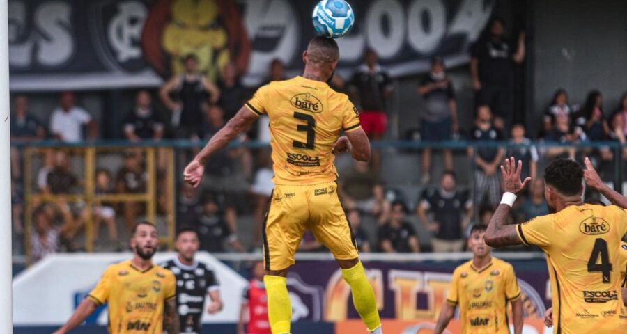 O Amazonas FC se mantém estável na competição, ocupando a 5ª posição na tabela - Foto: Reprodução/Instagram @thiagospice03 @fernandotorres