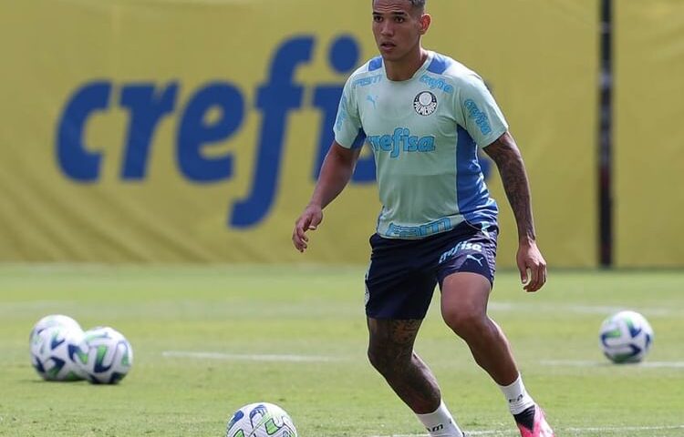 O jogador Naves, do Palmeiras, durante treinamento, na Academia de Futebol. Foto: Reprodução/Cesar Greco/Palmeiras/by Canon