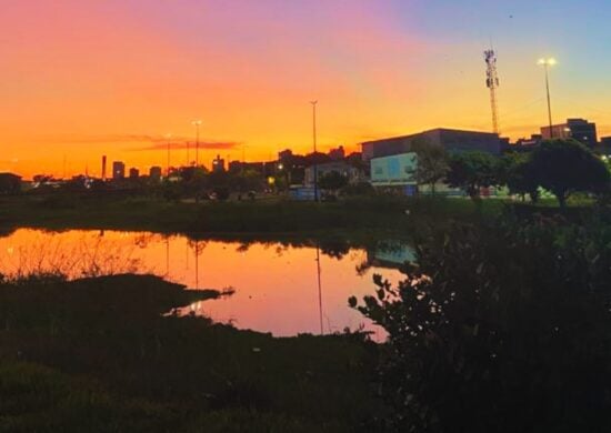 Sol se pondo na praça Jeferson Peres no Centro de Manaus - Foto: Francisco Santos/ Portal Norte