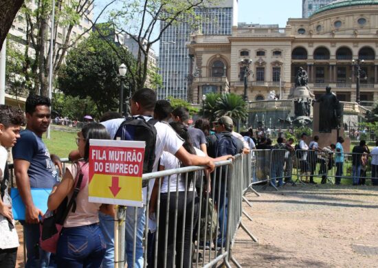 Desemprego no Brasil - Mutirão do emprego em São Paulo - Foto: Rovena Rosa/Agência Brasil