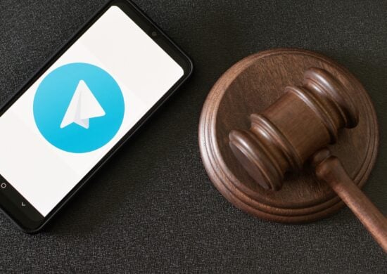 O Telegram disparou mensagem contra o Projeto de Lei das Fake News nesta terça-feira (9) - Foto: Reprodução/Canva