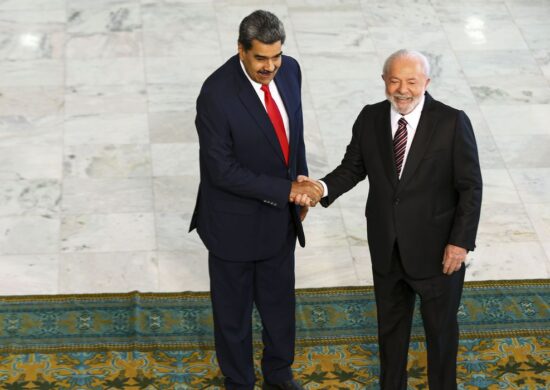 O presidente da Venezuela, Nicolás Maduro, se reuniu com o presidente Lula e disse que uma comissão vai analisar divida do país com o Brasil -Foto: Marcelo Camargo/Agência Brasil