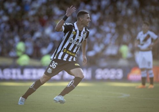 Deivid Washington jogador do Santos comemora seu gol durante partida contra o Vasco no estádio São Januário realizado no domingo (15) - Foto: Jorge Rodrigues/ Agif- Agência de Fotografia/ Estadão