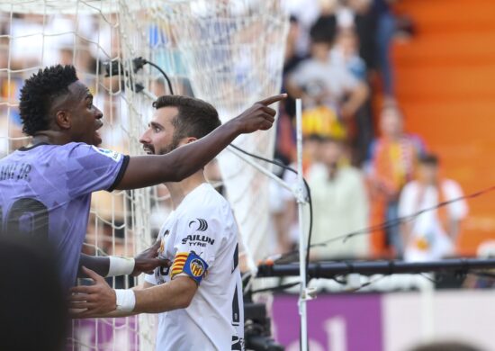 Vinicius Junior foi mais uma vez vítima de racismo na Espanha neste domingo (21) - Foto: Alberto Saiz/ Associated Press/ Estadão Conteúdo