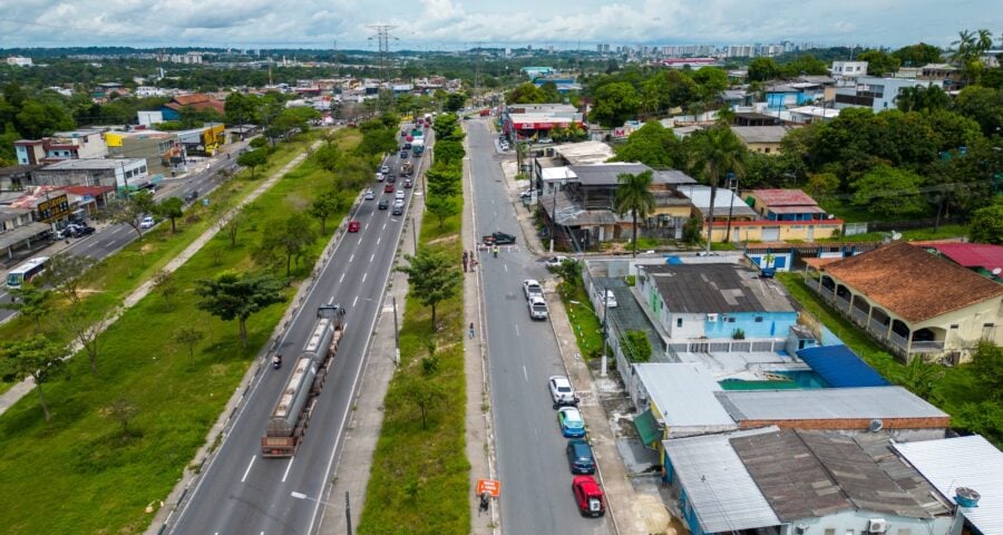 Avenida das Torres em Manaus passa por obras; confira como fica trânsito - Foto: Márcio Melo / Seminf, João Viana e Elton Viana / Semcom