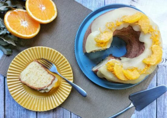 Bolo de laranja com cobertura durinha - Foto: Reprodução/Receitaria