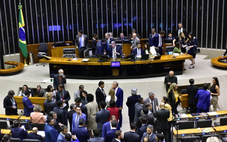 Votação do novo arcabouço fiscal deve ocorrer nesta terça-feira (22) ou na quarta (23) -Foto: Zeca Ribeiro/Câmara dos Deputados