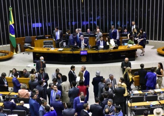 Com aprovação da urgência, PL do arcabouço fiscal deve ser votado na próxima semana - Foto: Zeca Ribeiro/Câmara dos Deputados