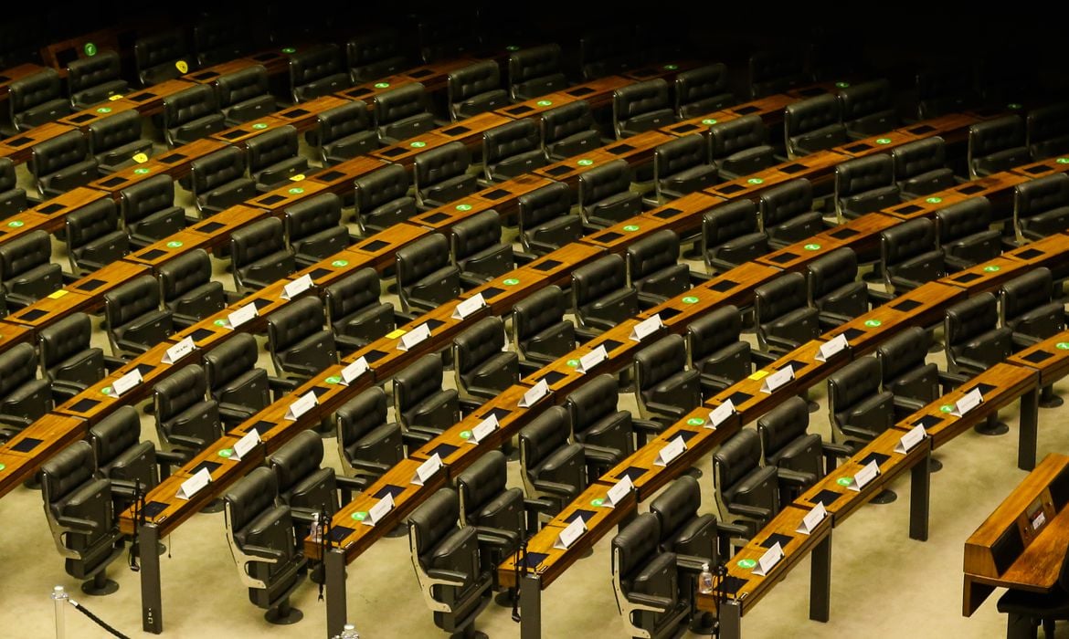 Deputados e senadores entram em “recesso informal” nesta segunda-feira (17) sem votar a Lei de Diretrizes Orçamentárias (LDO) de 2024 - Foto: Antônio Cruz-Agência Brasil
