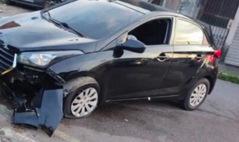 Homem é morto e mulher é baleada ao se recusarem a baixar vidro de carro em bairro de Manaus — Foto: Divulgação PM