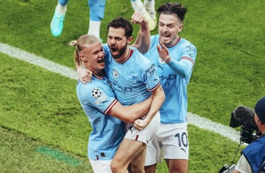 Manchester é tricampeão do Campeonato Inglês - Foto: Reprodução/ Twitter @BernardoCSilva