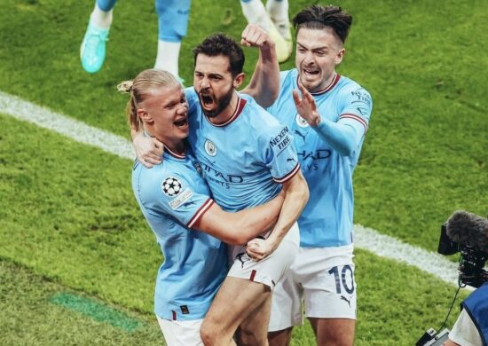 Manchester é tricampeão do Campeonato Inglês - Foto: Reprodução/ Twitter @BernardoCSilva