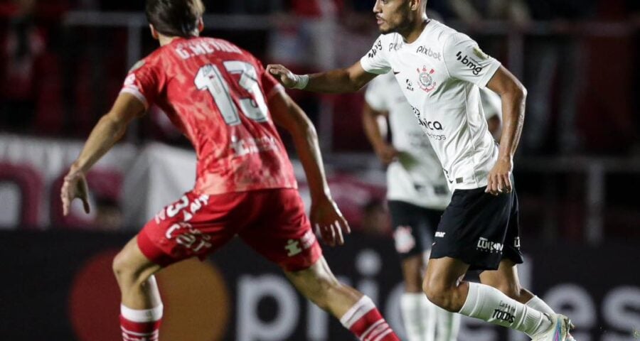 Corinthians em partida contra o Argentino Juniors em jogo pela Libertadores - Foto: Reprodução/Facebook @SC Corinthians Paulista