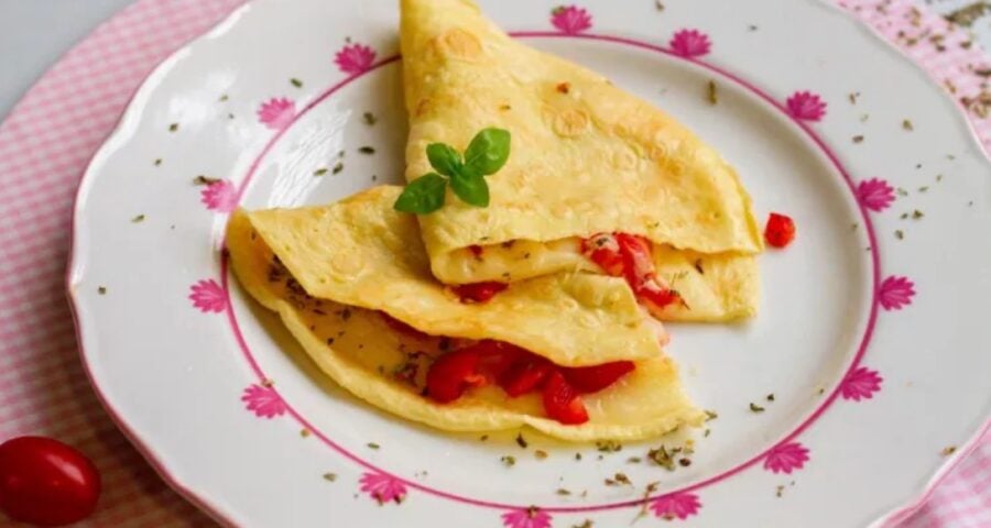 Crepioca de queijo com tomate e orégano - Foto: Reprodução/Receitaria