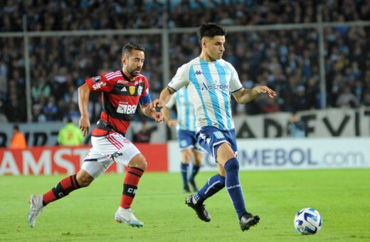 Com uma expulsão para cada time, jogo no El Cilindro foi bem equilibrado - Foto: Twitter/Reprodução @RacingClub