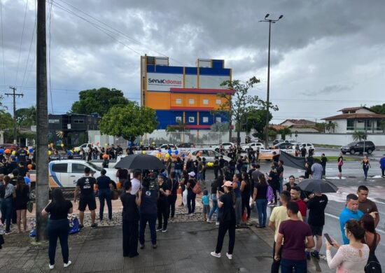 Fecomércio, Sesc e Senac fazem manifestação contra corte de verbas em RR