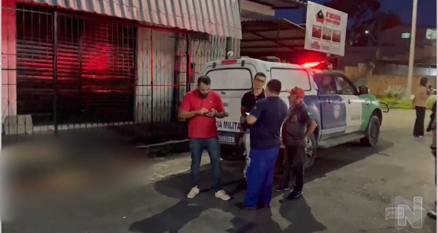 Homem com marcas de agressão é encontrado morto na Zona Norte de Manaus. Foto: Reprodução/ TV Norte Amazonas.