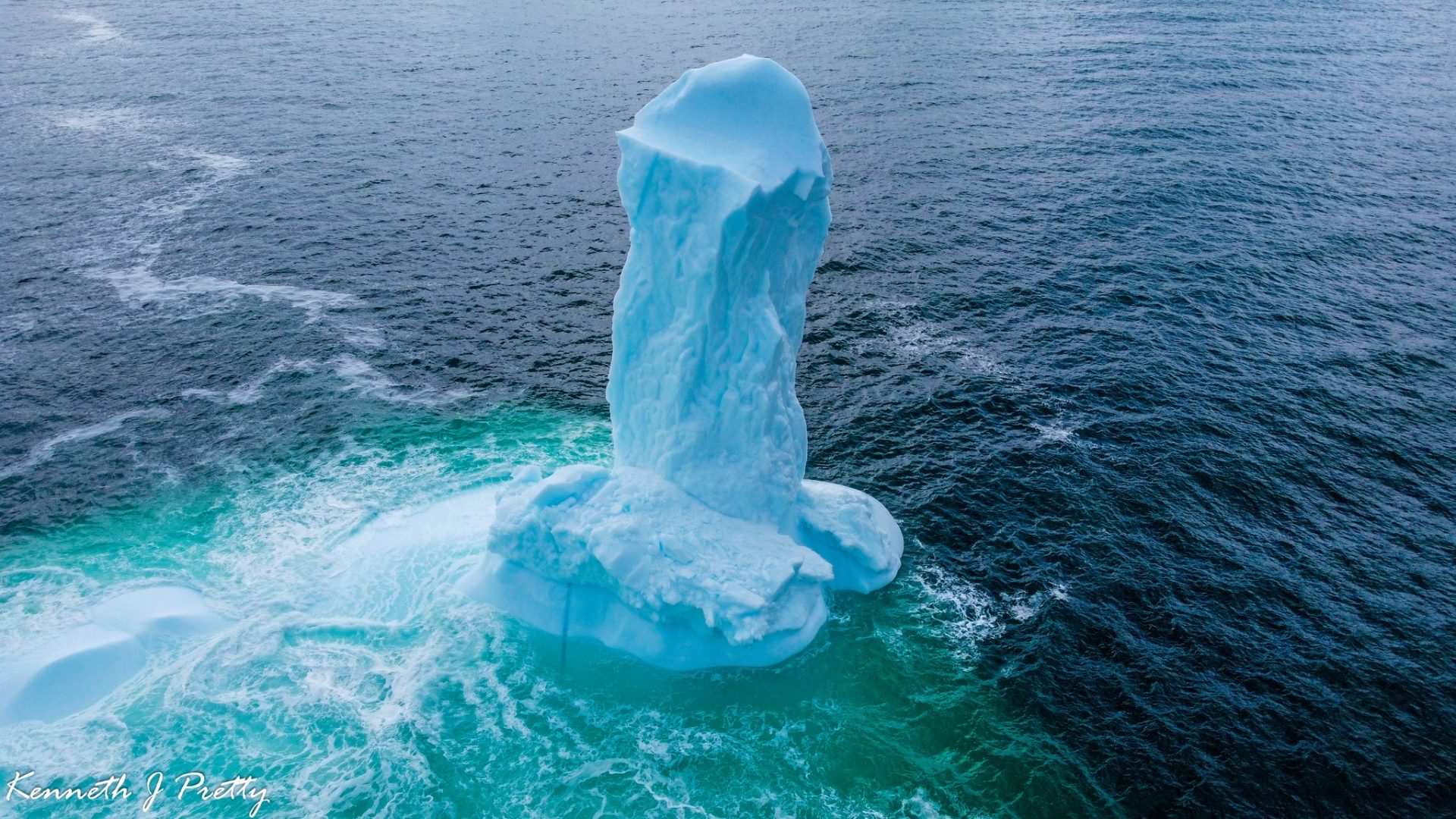 Iceberg com formato de pênis viraliza - Foto: Reprodução/Facebook @kjpretty
