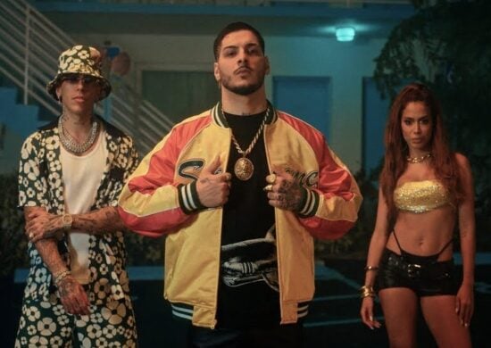 O espanhol RVFV, a brasileira Anitta e o italiano Sfera Ebbasta estão juntos em “Capitán” - Foto: Reprodução/Youtube