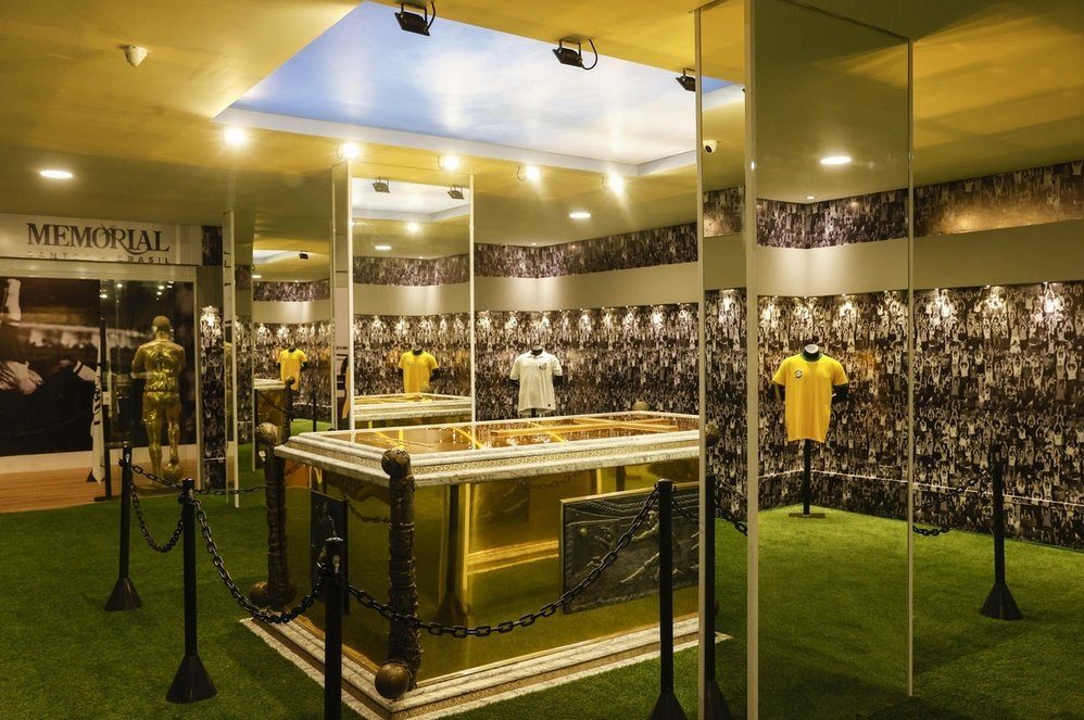 O Mausoléu de Pelé foi inaugurado e aberto para a visitação do público com agendamento realizado através do site - Foto: Reprodução/Twitter @ProfeLRodriguez