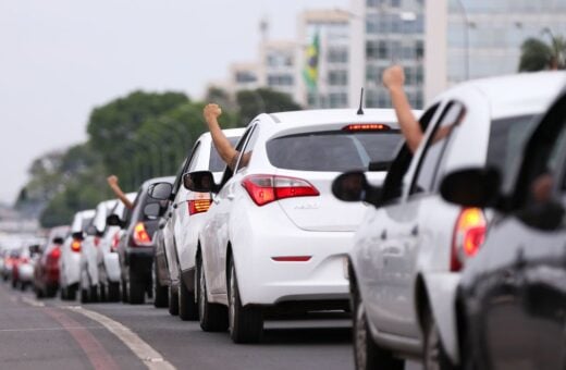 Desconto para motoristas de app e autônomos pode ser solicitado por meio do carnê-leão - Foto: Marcelo Camargo/Agência Brasil