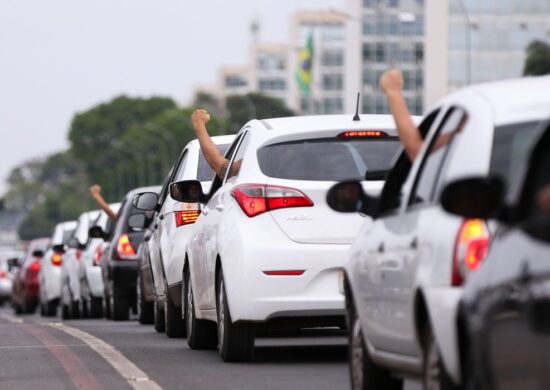 Desconto para motoristas de app e autônomos pode ser solicitado por meio do carnê-leão - Foto: Marcelo Camargo/Agência Brasil