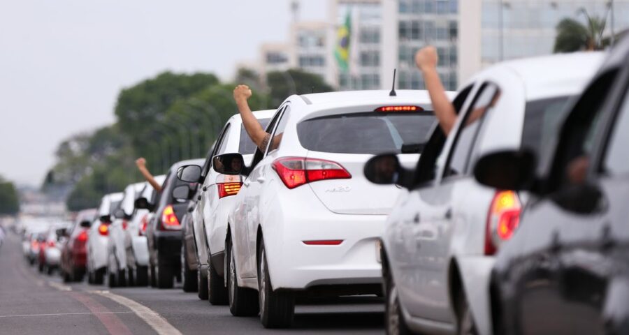 Desconto para motoristas de app e autônomos pode ser solicitado por meio do carnê-leão - Foto: Marcelo Camargo/Agência Brasil