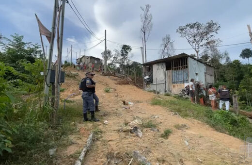 Mulher é encontrada morta com sinais de estrangulamento em Manaus. Foto: Reprodução/ TV Norte Amazonas.