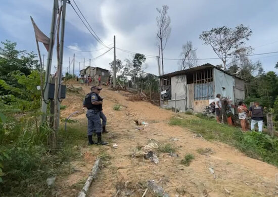 Mulher é encontrada morta com sinais de estrangulamento em Manaus. Foto: Reprodução/ TV Norte Amazonas.