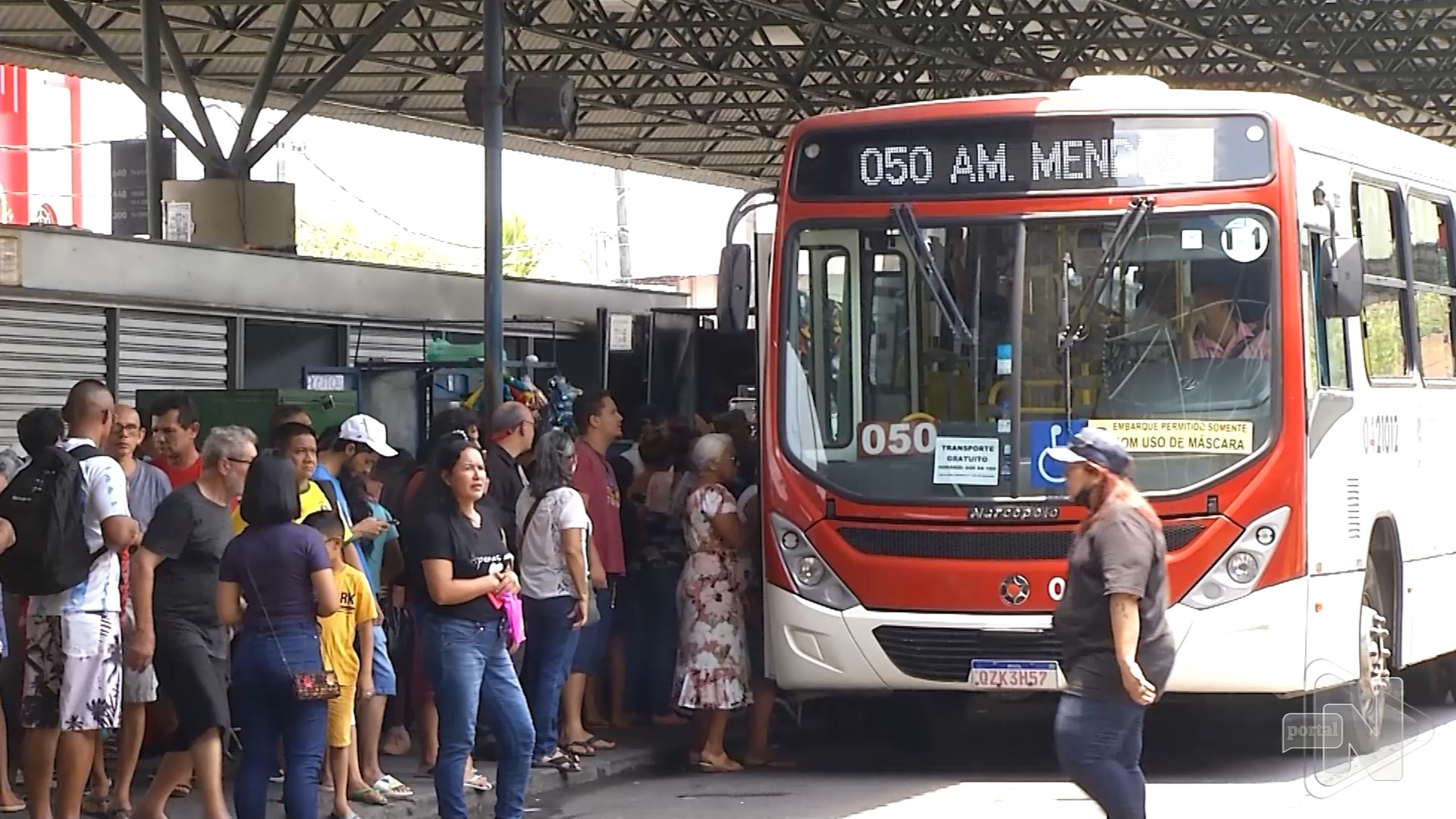 Passagem de ônibus tem preço alterado para R$ 4,50 a partir de domingo. Foto: Reprodução/ TV Norte Amazonas.