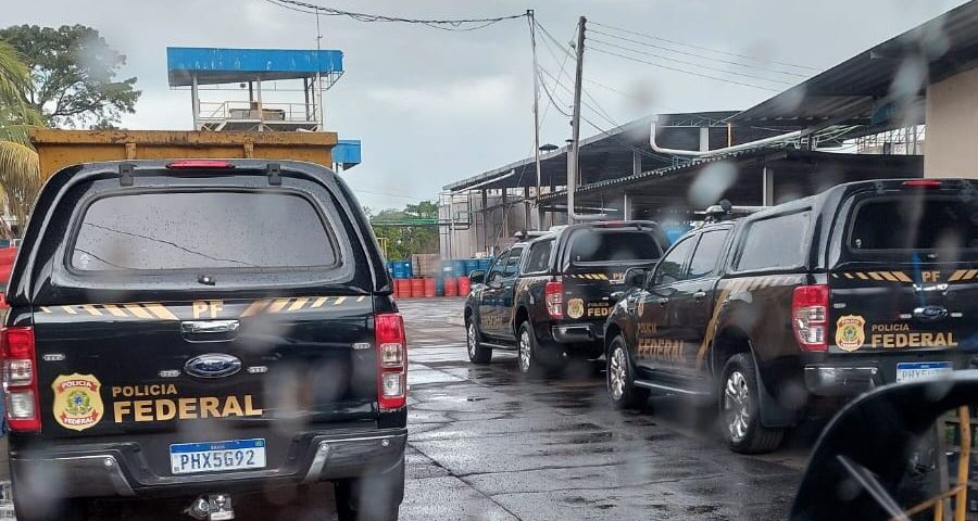 Falsa agente da Polícia Federal foi presa em cumprimento de mandado - Foto: Divulgação/PF-AM